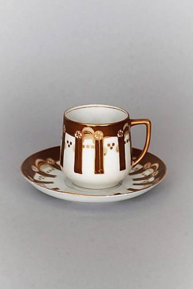 850 zł kosztuje elegancka rosyjska filiżanka z przełomu XIX/XX wieku.