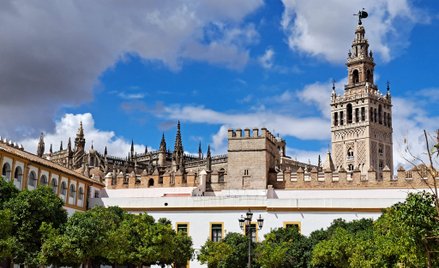 Leżąca na południu Półwyspu Iberyjskiego Sewilla jest stolicą Andaluzji