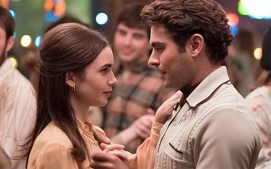 Lily Collins i Zac Efron w filmie "Podły, okrutny, zły" w reżyserii Joe Berlingera