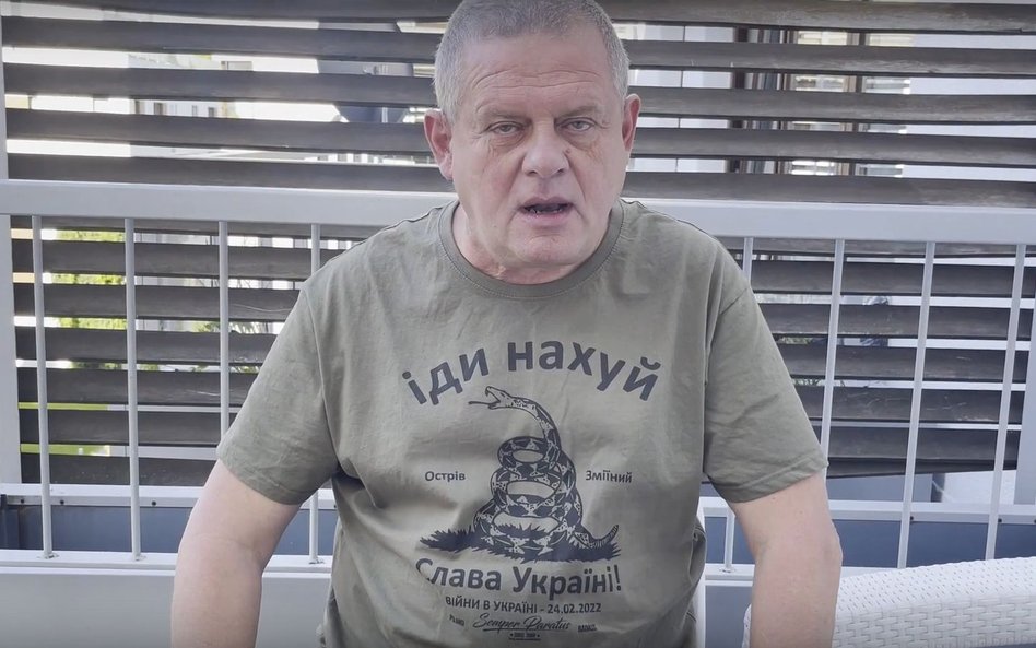 Kazik Staszewski w teledysku do utworu "Ukraina"