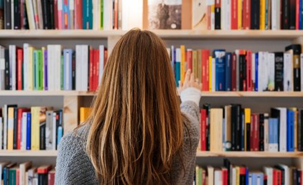 Camille S. Campbell zachęca czytelników nie tylko do sięgania po kolejne lektury, ale i do prób real