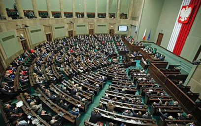 Sejm uchwalił nowele do projektów o ustroju sądów powszechnych, KRS, SN i TK