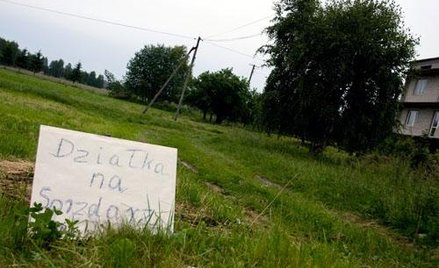 Ziemia jest zbyt droga i źle przygotowana pod budowę