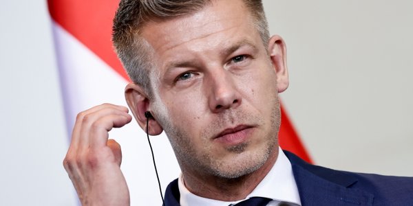 Петер Мадьяр убирает после Виктора Орбана. Он ликвидирует офис, борясь с оппозицией