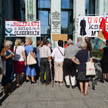 Wiec poparcia dla ks. Michała Olszewskiego oraz dwóch, byłych urzędniczek Ministerstwa Sprawiedliwoś