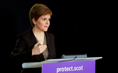 Rząd Szkocji zamknie kraj na dwa tygodnie? Sturgeon zaprzecza