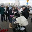 Akcja zbierania podpisów pod wnioskiem o referendum w sprawie reformy systemu oświaty, 25 bm. w Wars