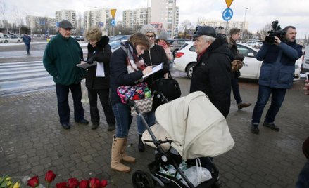 Akcja zbierania podpisów pod wnioskiem o referendum w sprawie reformy systemu oświaty, 25 bm. w Wars