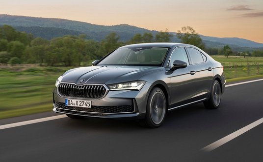 Skoda Superb liftback