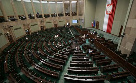 Posłowie zajęli się dziś złożonym przez PiS projektem ustawy o zmianie Konstytucji