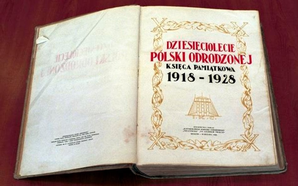 Księga jubileuszowa zamawiana w trybie negocjacji, a nie z wolnej ręki