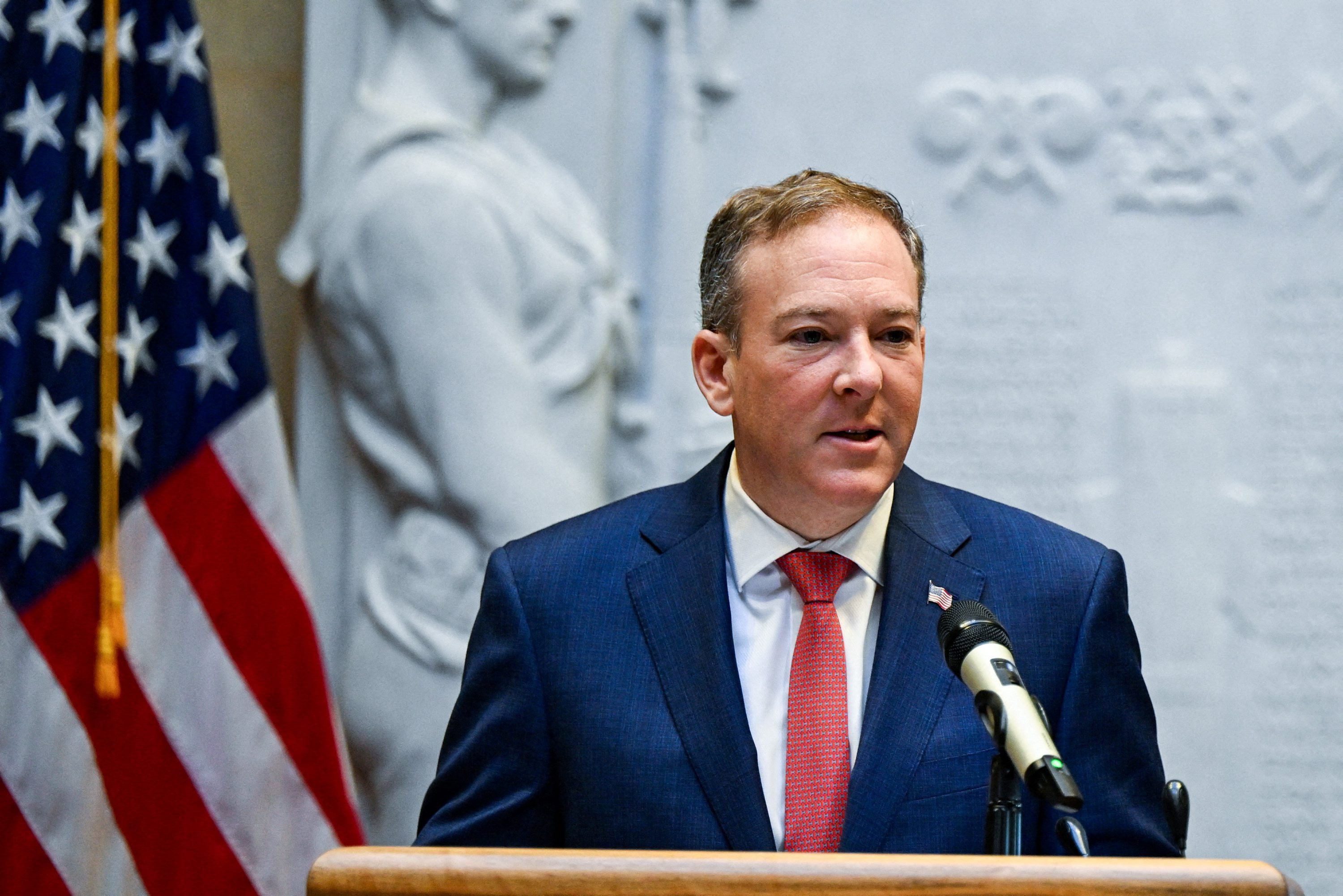 Przekonują, iż nie ma kryzysu klimatycznego. Międzynarodowy ruch rośnie w siłę