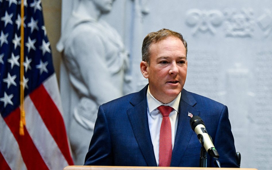 „Nie stresuj się: nie ma kryzysu klimatycznego”, „CO2 ratuje życie” – głosiły ulotki na konferencji 