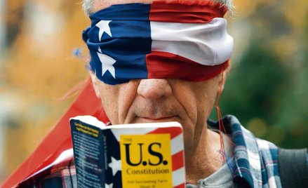 „Dom podzielony nie może się ostać...”. Jeden z demonstrantów, protestujących w grudniu przeciw kand