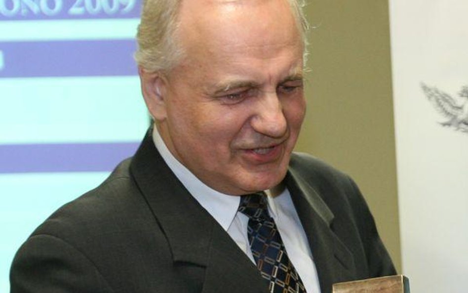 Bez przyjaciół trudno by mi było pomagać innym