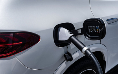 Po raz pierwszy sprzedano w Europie więcej aut elektrycznych niż diesli