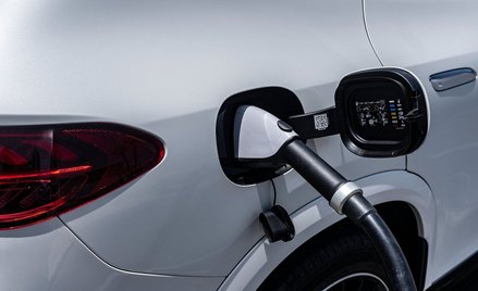 Po raz pierwszy sprzedano w Europie więcej aut elektrycznych niż diesli