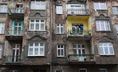 Polskie miasta zarządzają ogromnym zasobem mieszkań komunalnych i socjalnych. We Wrocławiu jest ich 