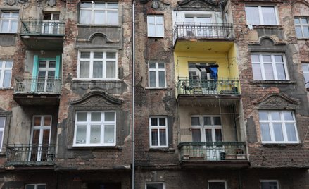 Polskie miasta zarządzają ogromnym zasobem mieszkań komunalnych i socjalnych. We Wrocławiu jest ich 
