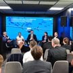 Od lewej: prowadzący debatę Marcin Piasecki z „Rzeczpospolitej”, prof. Marta Postuła, wiceprezes BGK