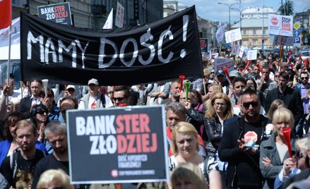 Po protestach frankowiczów ochrona konsumentów wzrosła, zdaniem branży - nadmiernie