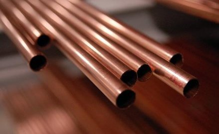 Cały zysk Hutmenu na pokrycie strat