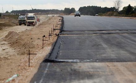 Firmy chcą wracać na budowy