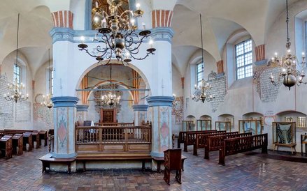 Sala Wielka tykocińskiej synagogi, która jest perłą kultury żydowskiej.