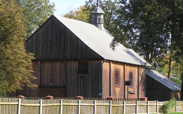 Zabytkowy drewniany kościół w Sokołowie Włościańskim