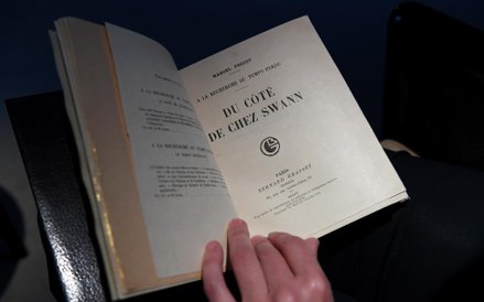 Pierwsze wydanie powieści "W stronę Swanna" sprzedane na aukcji za ponad pół miliona euro