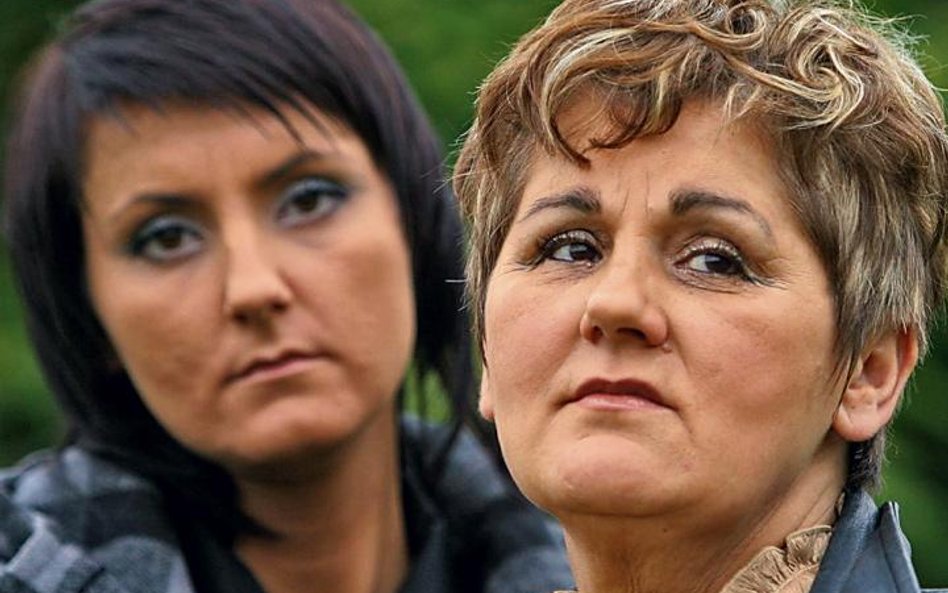 Grażyna Siwik (po prawej) z drugą córką Anną domagają się ukarania winnych zaniedbań w śledztwie dot
