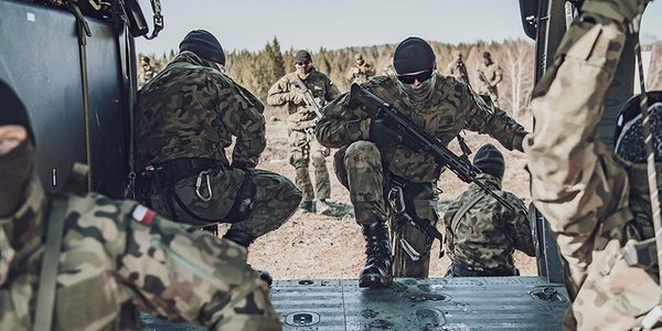 Spirala milczenia. Dlaczego boimy się mówić, co naprawdę myślimy?