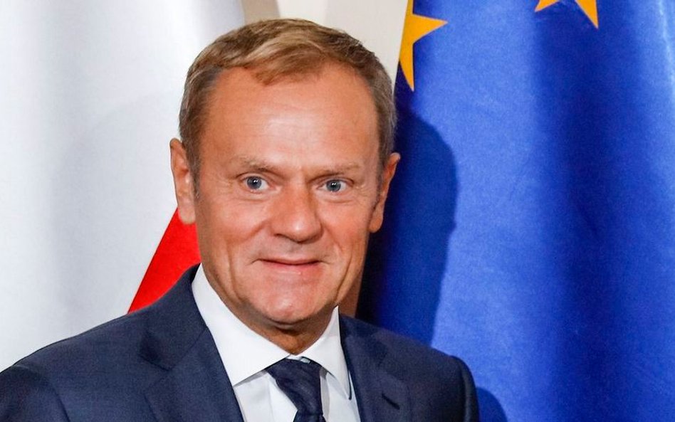 Wybory prezydenckie: Tusk wygrywa z Dudą