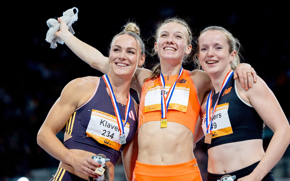 Femke Bol (w środku) podczas mistrzostw kraju wynikiem 49,24 pobiła własny rekord świata na 400 metr