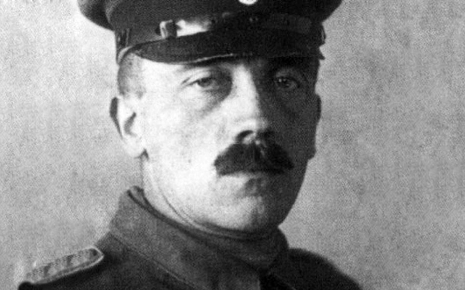 Adolf Hitler, za zgodą Mayra, już po miesiącu dostał legitymację członkowską z numerem 555