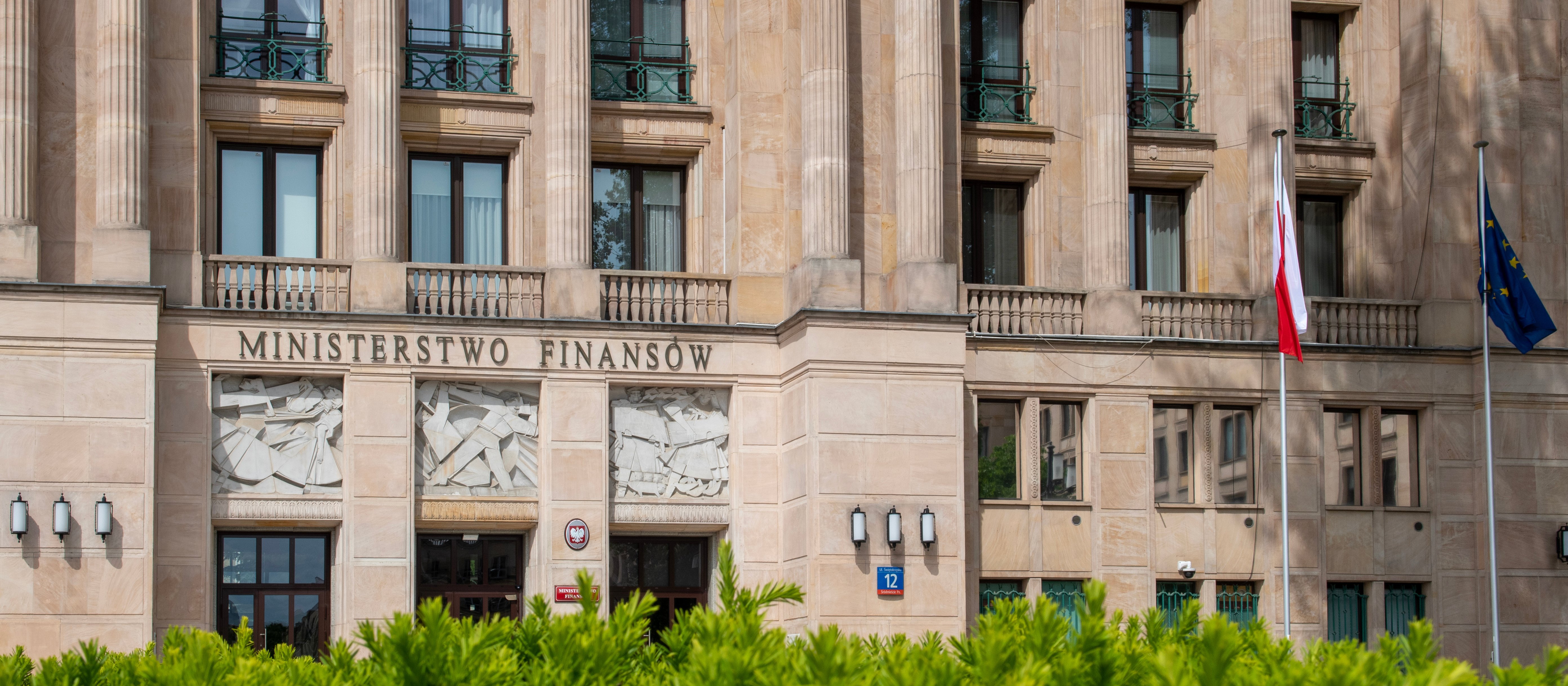 Co odpowiada za deficyt i dług?