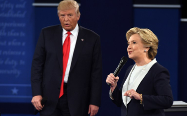 Donald Trump i Hillary Clinton podczas 2. debaty prezydenckiej
