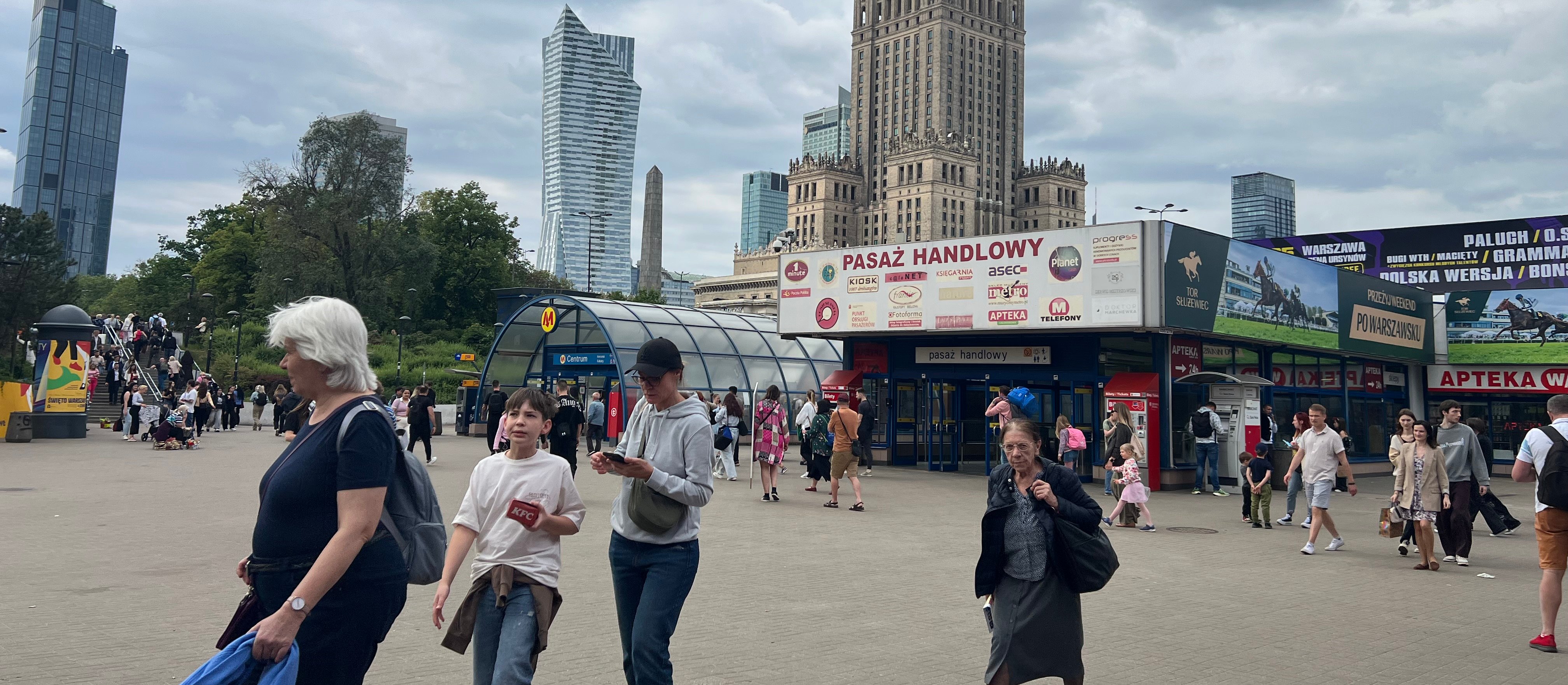 Mediana zarobków w Polsce. Sektor publiczny wyprzedza prywatny, a różnice bywają ogromne