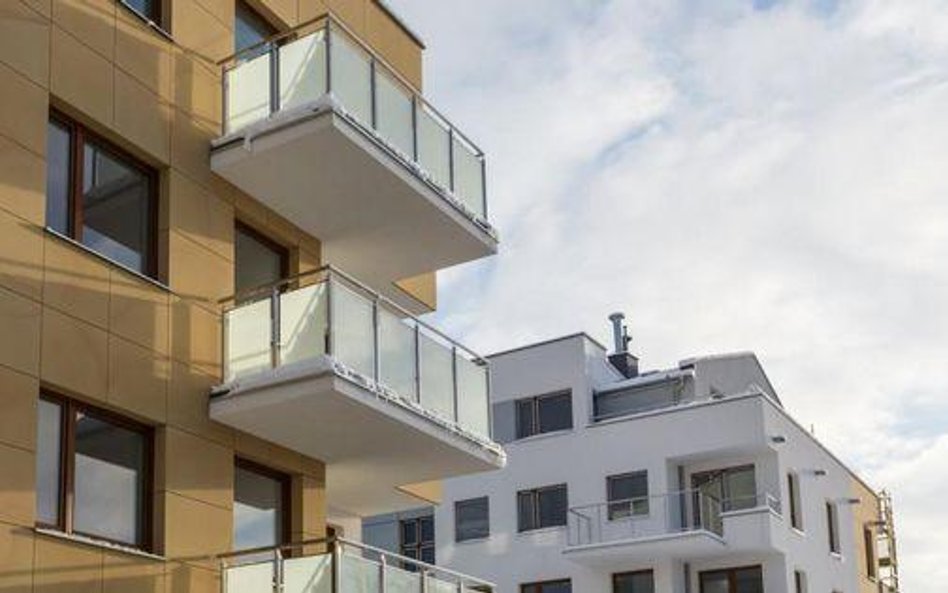 Balustradę wymienia wspólnota, maluje właściciel