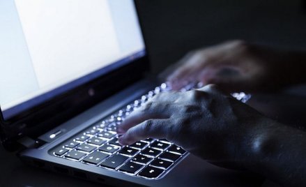 Rosja i Niemcy atakują Polskę
