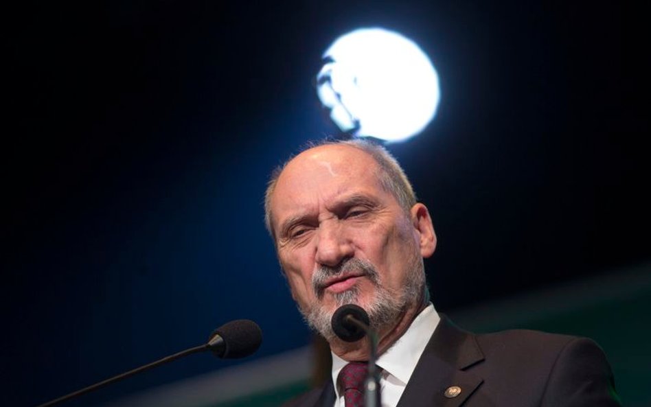 Antoni Macierewicz: Nie tylko wybuch. To skomplikowana operacja