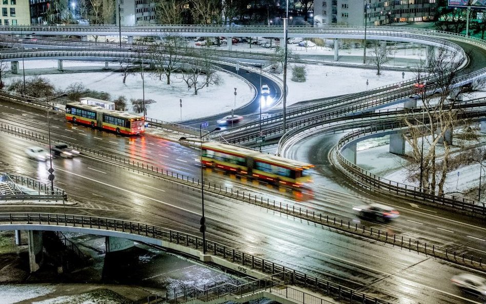 Stołeczny Zarząd Oczyszczania Miasta odpowiada za zimowe utrzymanie ok. 1500 km dróg – wszystkich tr