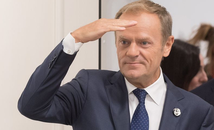"SE": Tusk boi się przegranej z Dudą. Rezygnuje?