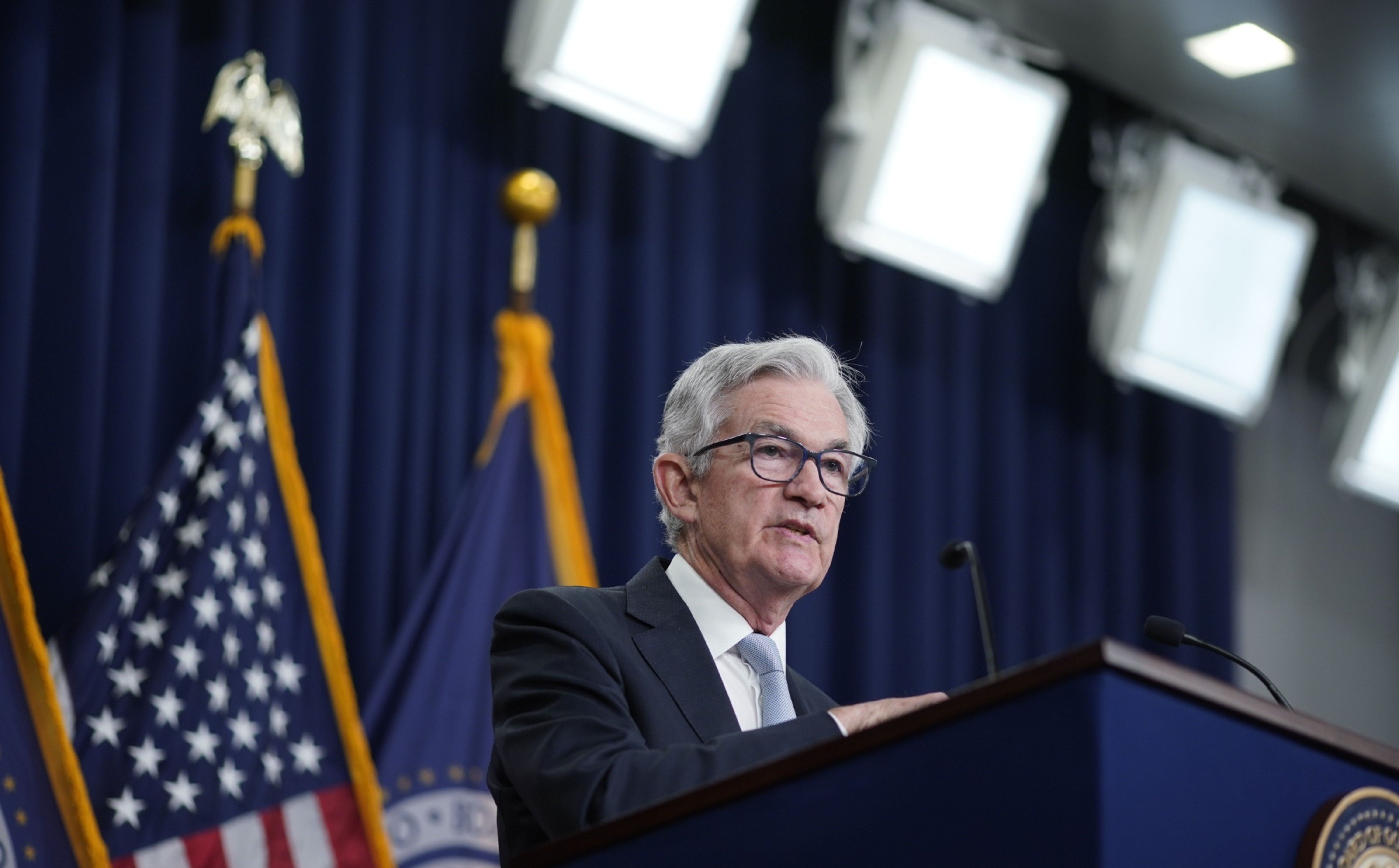 Podzielony Fed nie zmienił stóp procentowych