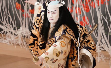 Nakamura Hayato w tańcu „Kumo no Ito Azusa no Yumihari” („Pajęczyna i łuk z katalpy”) oraz w roli Gi