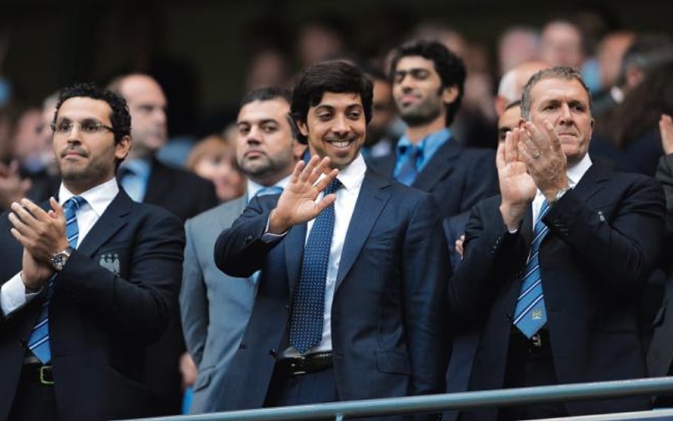 Szejk Mansour bin Zayed właścicielem Manchester City został 1 września 2008 roku. Zapłacił 210 milio