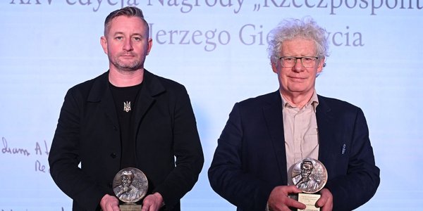Nagroda „Rzeczpospolitej” im. Jerzego Giedroycia dla poety-żołnierza Serhija Żadana i prof. Krzysztofa Pomiana