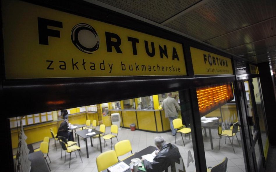 Hazard kwitnie - Fortuna zarabia