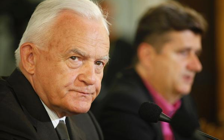 Leszek Miller: Mamy do czynienia z olbrzymim regresem intelektualnym Episkopatu