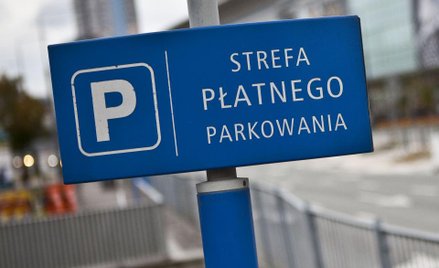 Miejsca parkingowe na drodze wewnętrznej to nie strefa płatnego parkowania - wyrok WSA